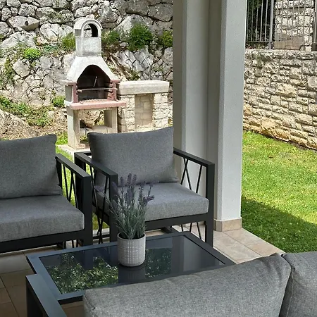 Apartment Vicani *